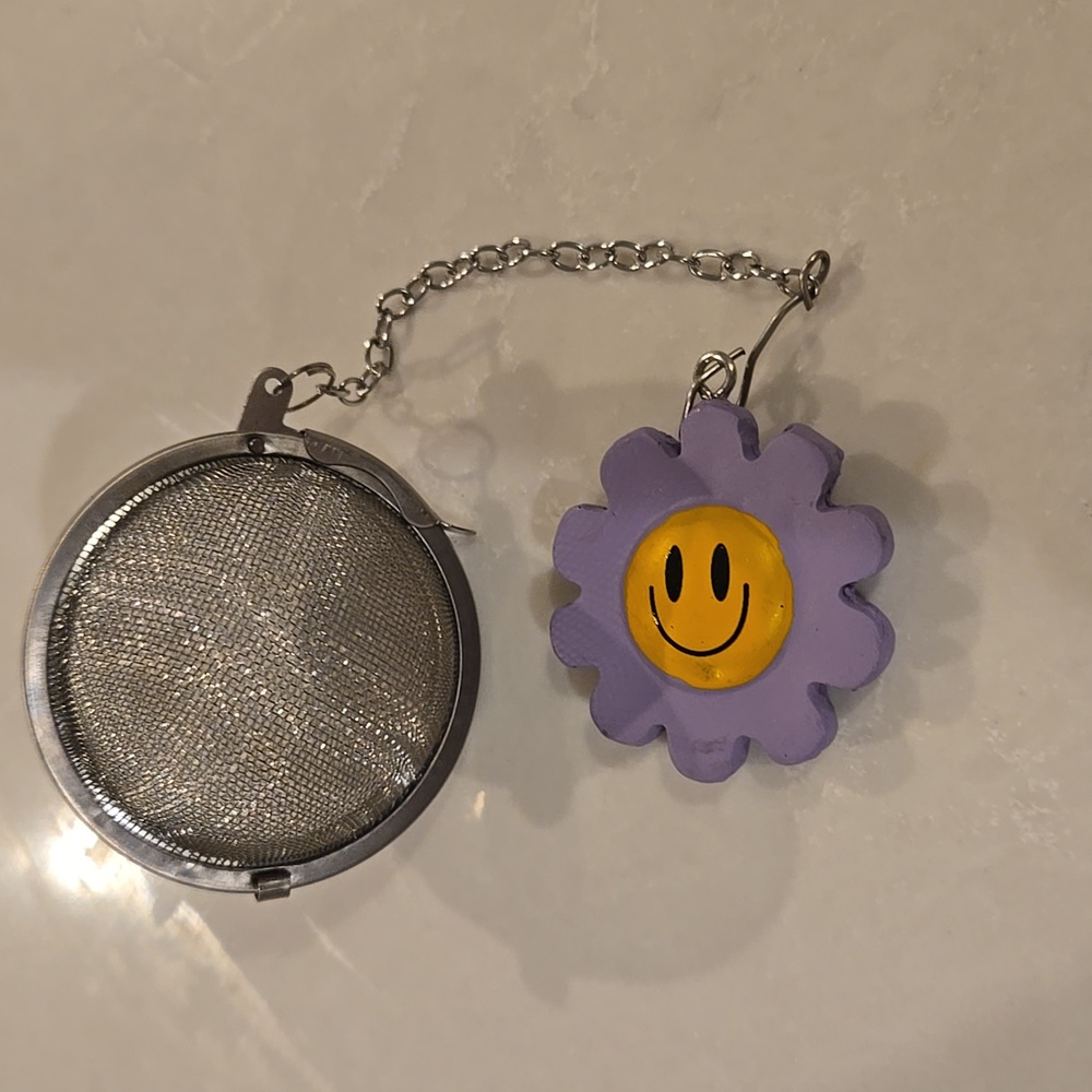 Purple Flower Tea Infuser with Smiley Face